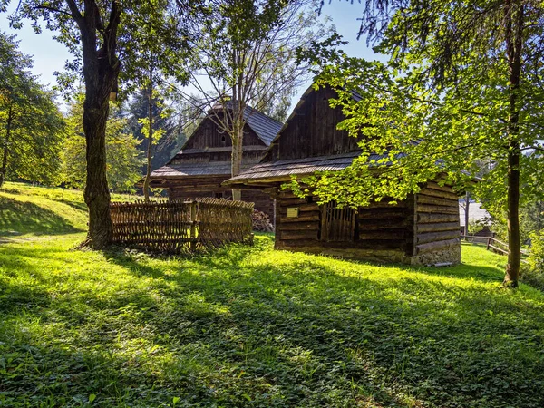 Skansen Słowackiej Architektury Ludowej Drewniany Dom Wyżyłowka Słowacja — Zdjęcie stockowe