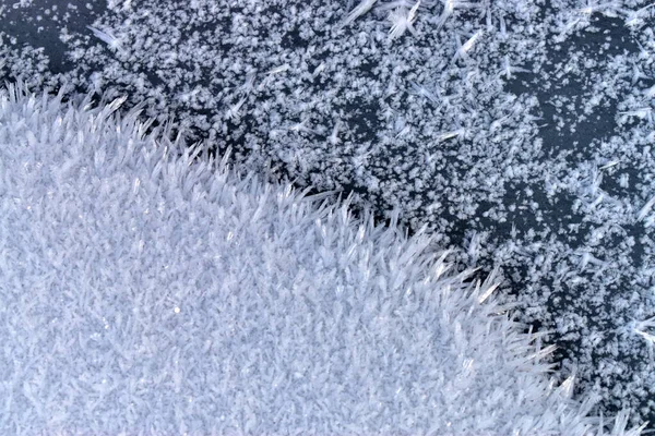 Formación Cristales Hielo Sobre Lago Helado — Foto de Stock