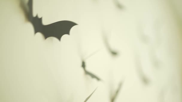 Primer Plano Tiro Murciélago Volador Papel Negro Celebración Halloween Espeluznante — Vídeo de stock