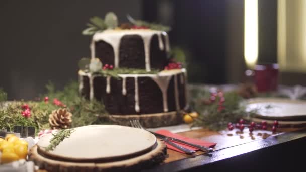 Desenfoque Plano Hermosa Cena Navidad Mesa Pan Jengibre Pastel Nochevieja — Vídeo de stock