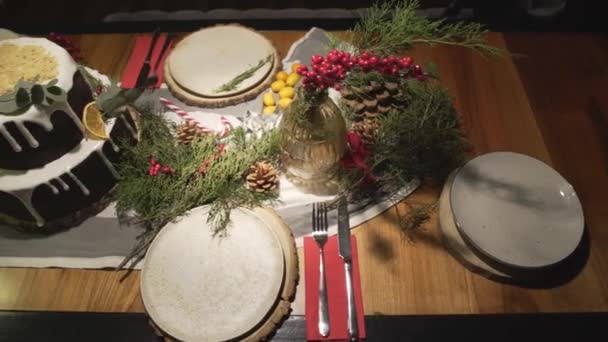 Vista Panorâmica Superior Incrível Mesa Jantar Decorada Bolo Natal Para — Vídeo de Stock