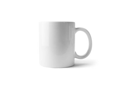 Boş çay fincan veya kahve kupa beyaz arka plan üzerinde izole. Duyarlı tasarım mockup. Kırpma yolu.