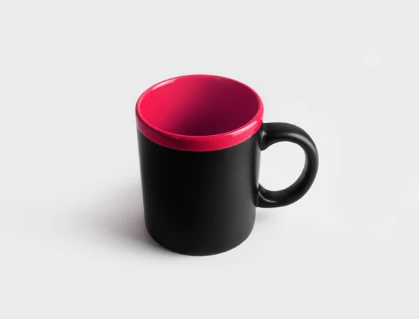 Κενή Μαύρη Και Κόκκινη Κεραμική Κούπα Ένα Κύπελλο Καφέ Τσάι — Φωτογραφία Αρχείου