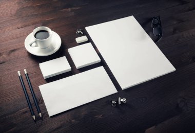 Üzerinde gri arka plan ayarlamak boş marka kimliğini. Kurumsal ileti örneği şablonu. Tasarım sunumlar ve Portföyleri için.