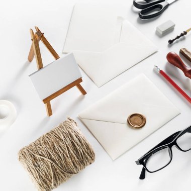 Kağıt arka plan ayarlamak boş ileti örneği. Duyarlı tasarım mockup.