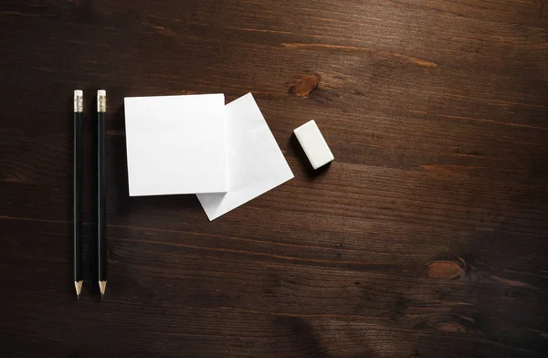 Notas Blanco Lápices Borrador Sobre Fondo Madera Maqueta Papelería Blanco — Foto de Stock