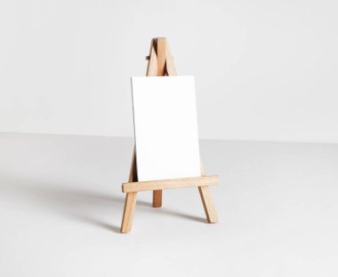 Ahşap kutusunda, Beyaz Kağıt arka plan boş kartvizit. Duyarlı tasarım şablonu.