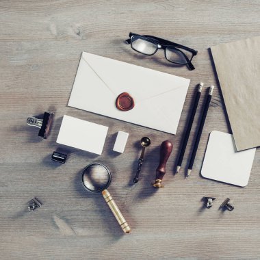 Ahşap arka plan ayarlamak boş retro ileti örneği. Düz yatıyordu.