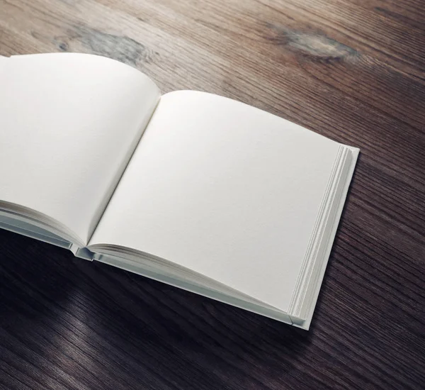 Open blank notebook — Stock Photo, Image