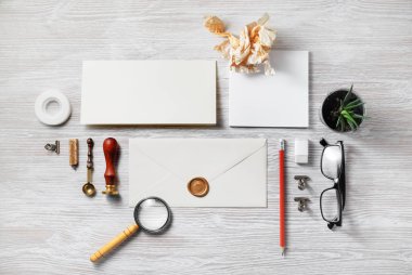 Kurumsal kimlik sahte kadar