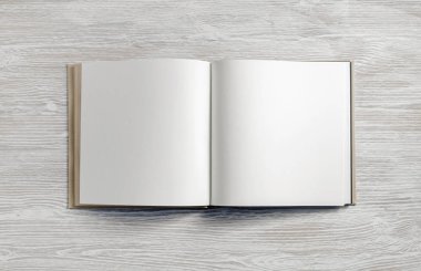 Açılan boş kitapçık