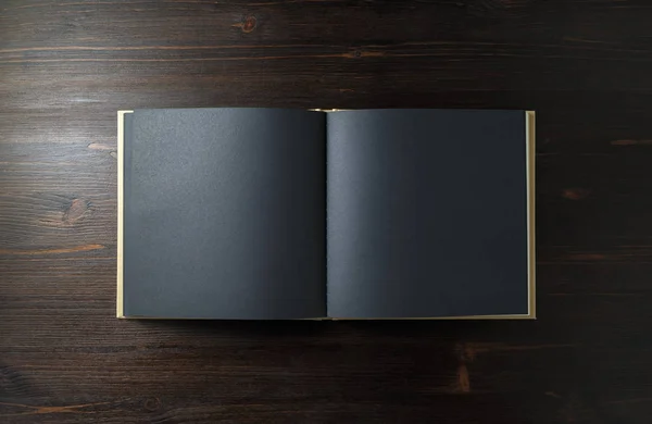 Libro bianco nero — Foto Stock