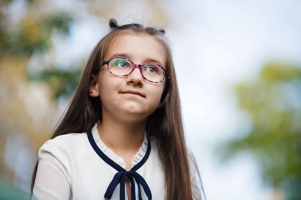 Menina com óculos — Fotografia de Stock