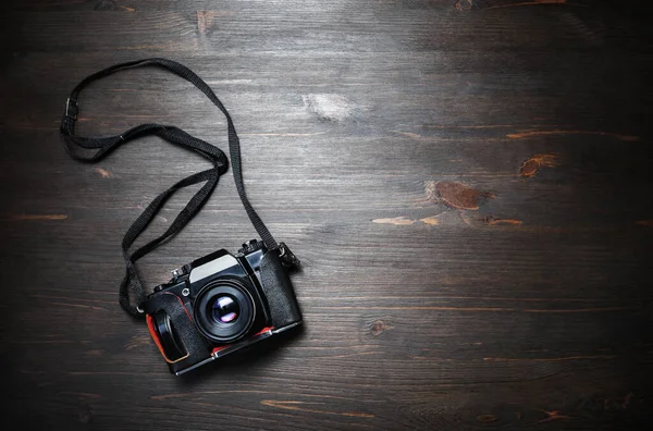 Cámara Vintage Negra Sobre Fondo Madera Copia Espacio Para Texto — Foto de Stock