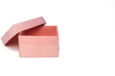 Soldaki beyaz arka planda boş pembe bir kutu var.