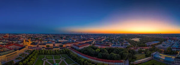 München Bayern Bei Strahlendem Sonnenaufgang Mit Blick Auf Touristische Sehenswürdigkeiten — Stockfoto