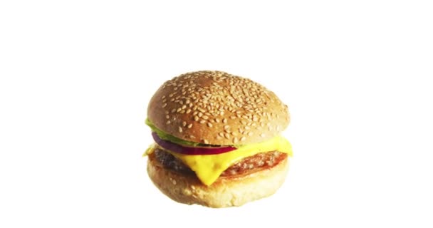 Burger Спінінг Обертання Ізольованим Білому Тлі Харчування Зважених Повітрі — стокове відео