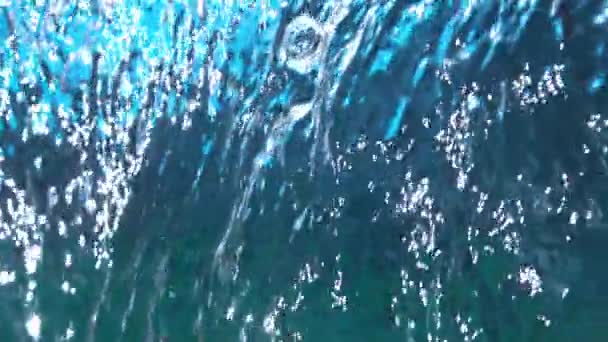Water Cascade Gieten Naar Beneden Slow Motion Abstracte Achtergrond 1500 — Stockvideo