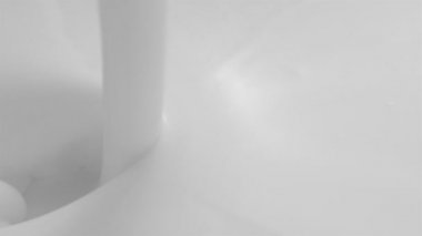 Taze Süt Kreması Dökmesi 1500 fps yüksek hızda Splash Close-up yapma