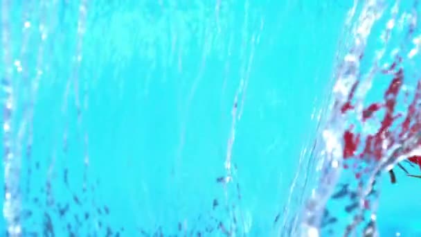 Frische Kirschtomaten Fliegen Zeitlupe Wasserkaskade — Stockvideo