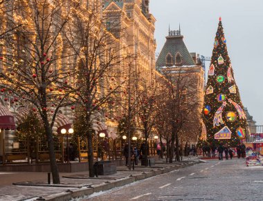 Moskova, Rusya, 30 Aralık 2016. GUM mağazası Yeni Yıl öncesi