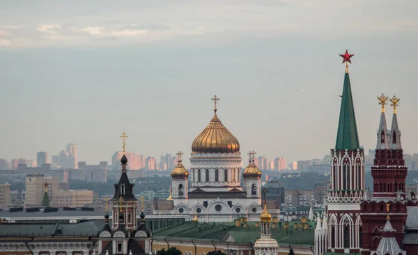 Der Kreml Und Der Tempel Des Erlösers Moskau Russland — Stockfoto