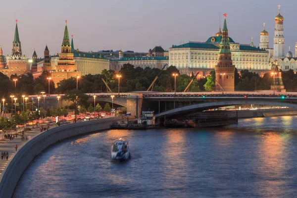 Der Moskauer Kreml Und Der Fluss Zwielicht Langzeitbelichtung — Stockfoto