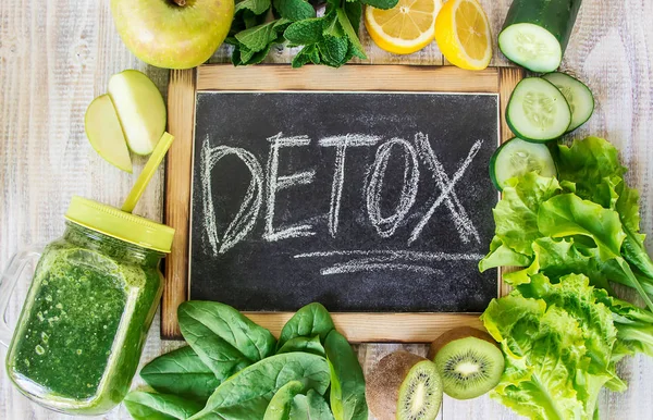 Smoothies Verdes Com Legumes Frutas Dia Desintoxicação Emagrecimento Excreção Escória — Fotografia de Stock