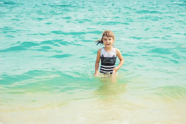 Criança Mar Água Foco Seletivo — Fotografia de Stock