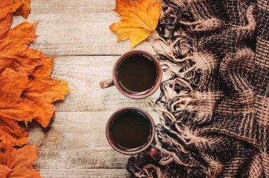 bir fincan çay rahat bir arka plan üzerinde. Seçici odak. Doğa.