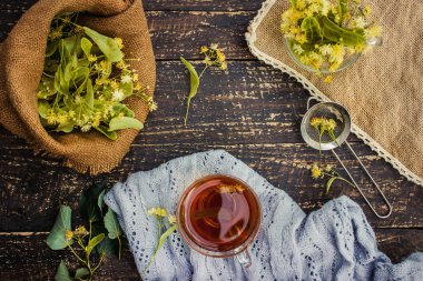 Linden. Ihlamur Çayı. Seçici odak doğa çay içer