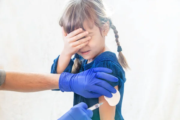 Vacunación Los Niños Una Inyección Enfoque Selectivo Niños — Foto de Stock