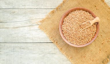 Buğday teralke tablo içinde. Seçici odak. Gıda.