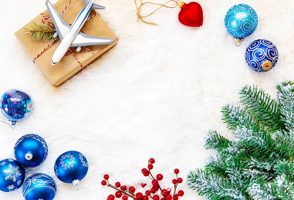 Vánoční Pozadí Téma Cestování Letadlo Symbolem Dárek Cestu Selektivní Fokus — Stock fotografie