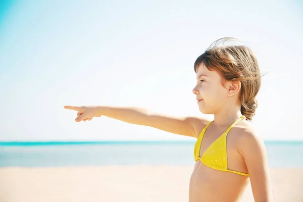 Ребенок Пляже Морской Берег Выборочный Фокус Природа — стоковое фото