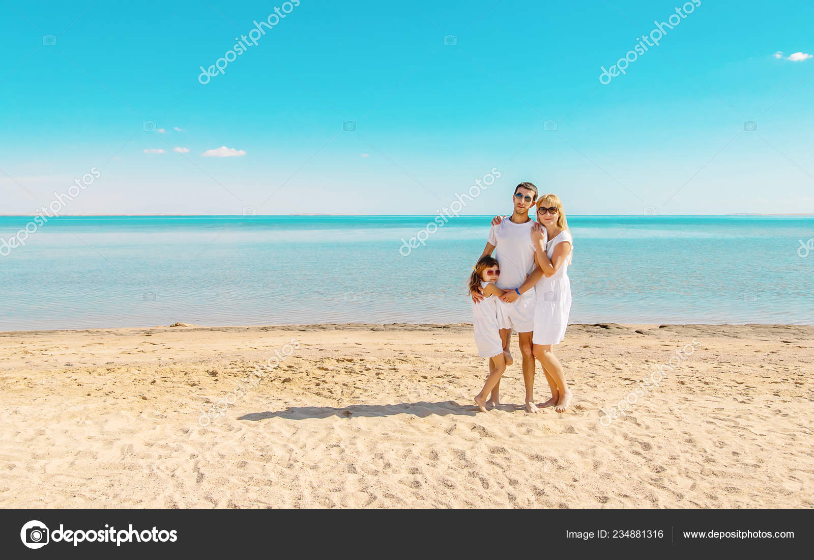 Download Mooie Foto Van Familie Met Zee Palm Bomen Selectieve Aandacht For Free Get Wallpaper Mooie Foto Van Familie Met Zee Palm Bomen Selectieve Aandacht Desktop Wallpaper Free