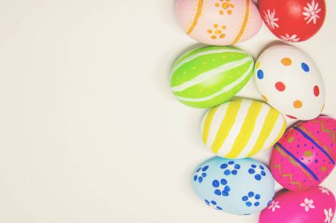 Paskalya yumurta yapılmış mükemmel. Beyaz arka plan izole. Seçici odak. Gıda.