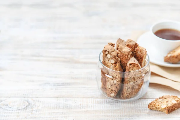 Biscotti Sobre Fondo Claro Sabroso Desayuno Enfoque Selectivo Alimentos — Foto de Stock