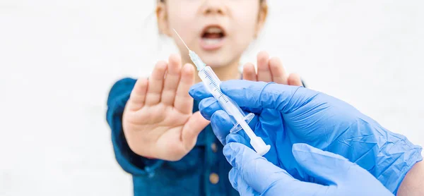 Oltást Gyermekek Injekciót Szelektív Összpontosít Gyerekek — Stock Fotó