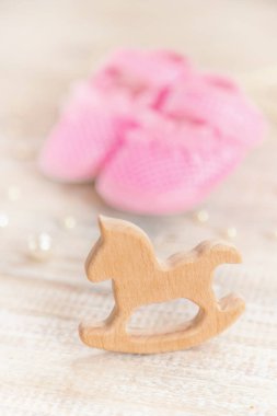 Güzel yumuşak arka, Aksesuar yeni doğmuş bebek. Seçici odak.