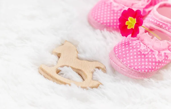 Mooie zachte achtergrond, pasgeboren baby accessoires. Selectieve aandacht. — Stockfoto