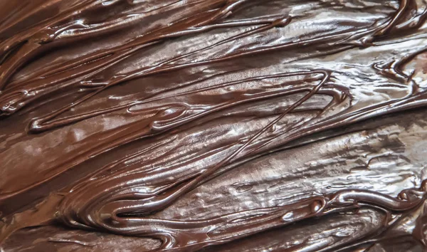 Doku çikolatası. Siyah ve sütlü çikolata. Seçici odaklama.