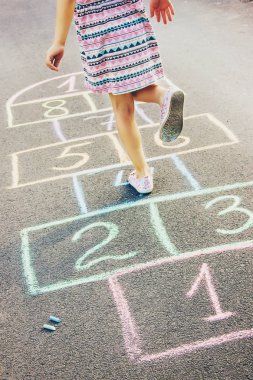klasikleri sokak çocuk oyunları. Seçici odaklama.