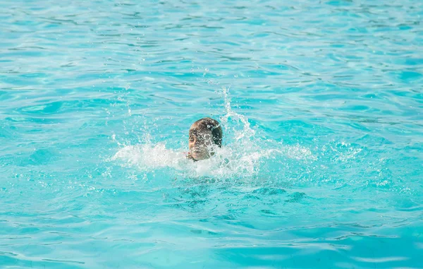 Kid is drowning in the sea. Selective focus. — Stock Photo, Image