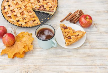 Elma ve tarçın ile Pasta. Seçici odaklama.