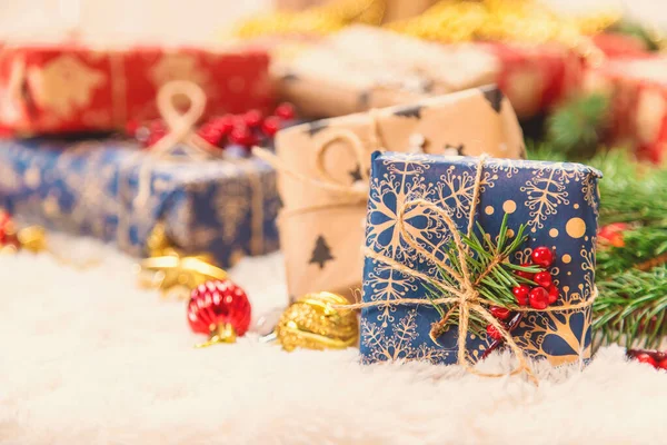 Decorazioni natalizie, decorazioni di Capodanno. Focus selettivo . — Foto Stock