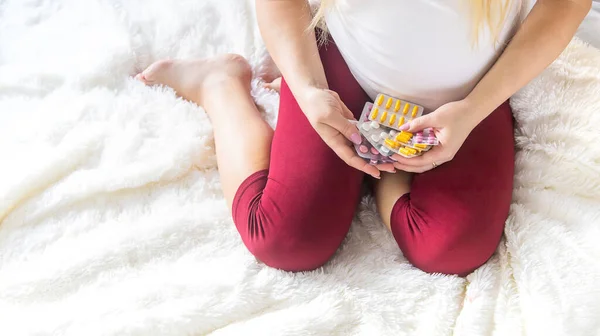 Pregnant Woman Holds Many Pills Her Hands Selective Focus People — Stock Photo, Image