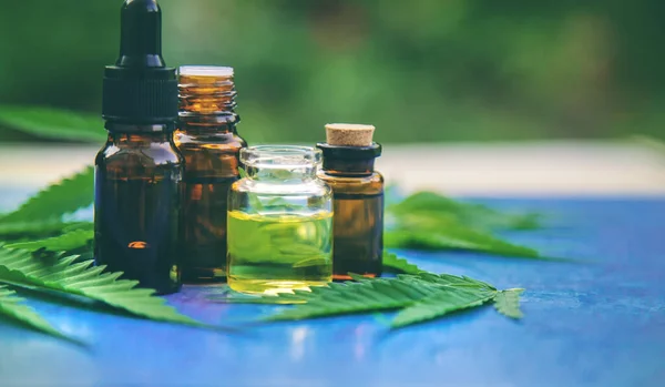 Cannabis Extract Small Bottle Selective Focus Nature — Stock Photo, Image