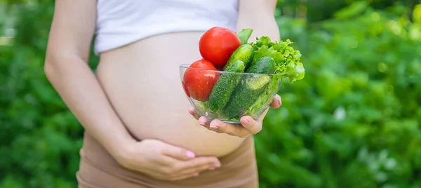 Pregnant Woman Vegetables Her Hands Selective Focus Food — Stock Photo, Image