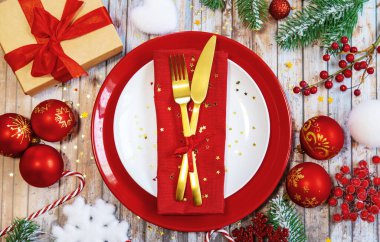 Noel sofrası ve dekorasyonu. Seçici odaklanma. Doğa.